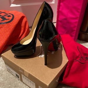 Make an offer 🖤 Louboutin Bianca
